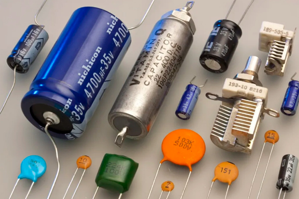 这3种电器万万不要自己修，拔了插头也带电！.jpg